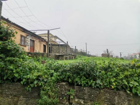 Moradia Rústica para Restauro