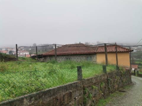 Moradia Rústica para Restauro