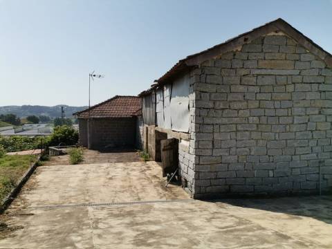 Moradia T4 para Restauro