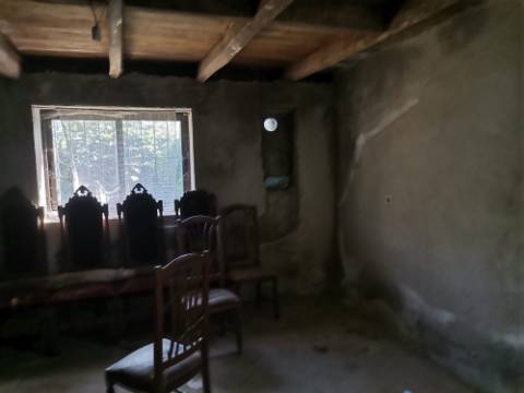 Moradia T4 para Restauro