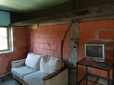 Moradia T4 para Restauro