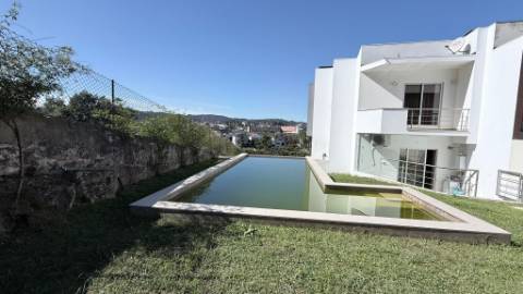 MORADIA T3 C/ NOVA - À ENTRADA DA CIDADE