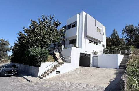 MORADIA T3 C/ NOVA - À ENTRADA DA CIDADE