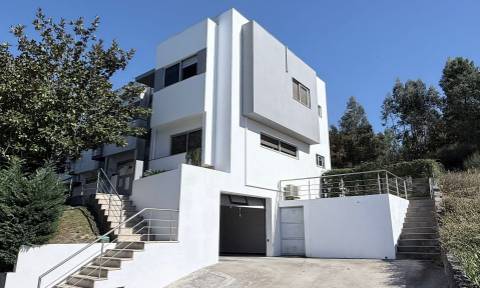 MORADIA T3 C/ NOVA - À ENTRADA DA CIDADE