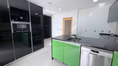 MORADIA T3 C/ NOVA - À ENTRADA DA CIDADE