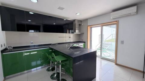 MORADIA T3 C/ NOVA - À ENTRADA DA CIDADE