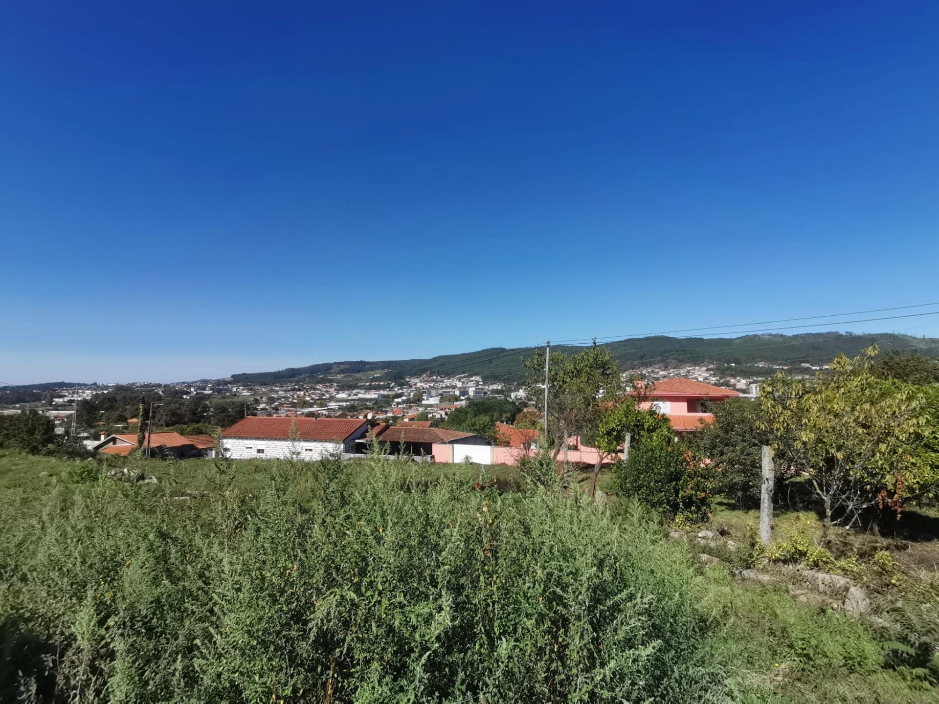 Terreno - Mogege