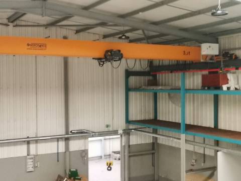 Pavilhão industrial - Gavião