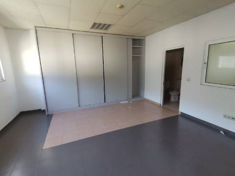 Pavilhão industrial - Gavião