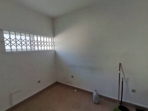 Pavilhão industrial - Gavião