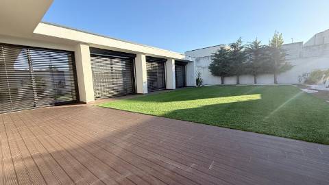 MORADIA INDIVIDUAL - LOURO