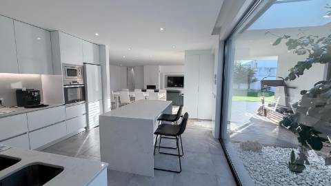 MORADIA INDIVIDUAL - LOURO