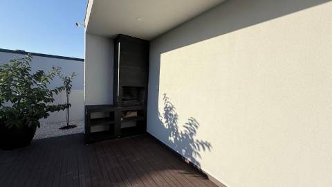 MORADIA INDIVIDUAL - LOURO