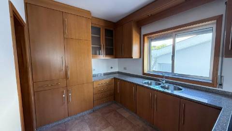 MORADIA INDIVIDUAL TERREA