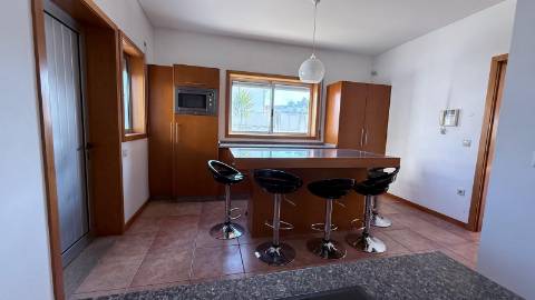 MORADIA INDIVIDUAL TERREA