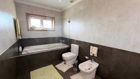 MORADIA INDIVIDUAL TERREA