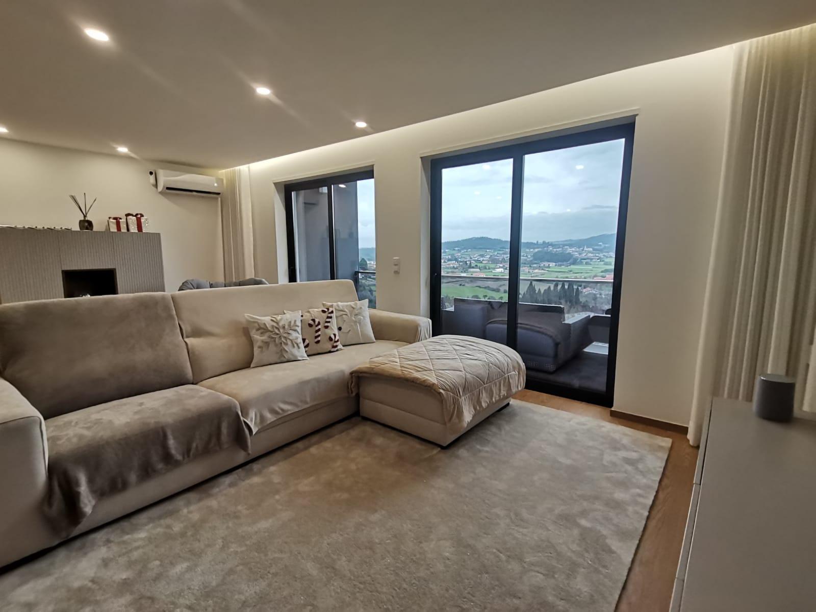 MORADIA T3 C/ NOVA - CAVALÕES