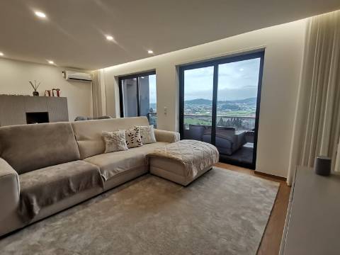 MORADIA T3 C/ NOVA - CAVALÕES