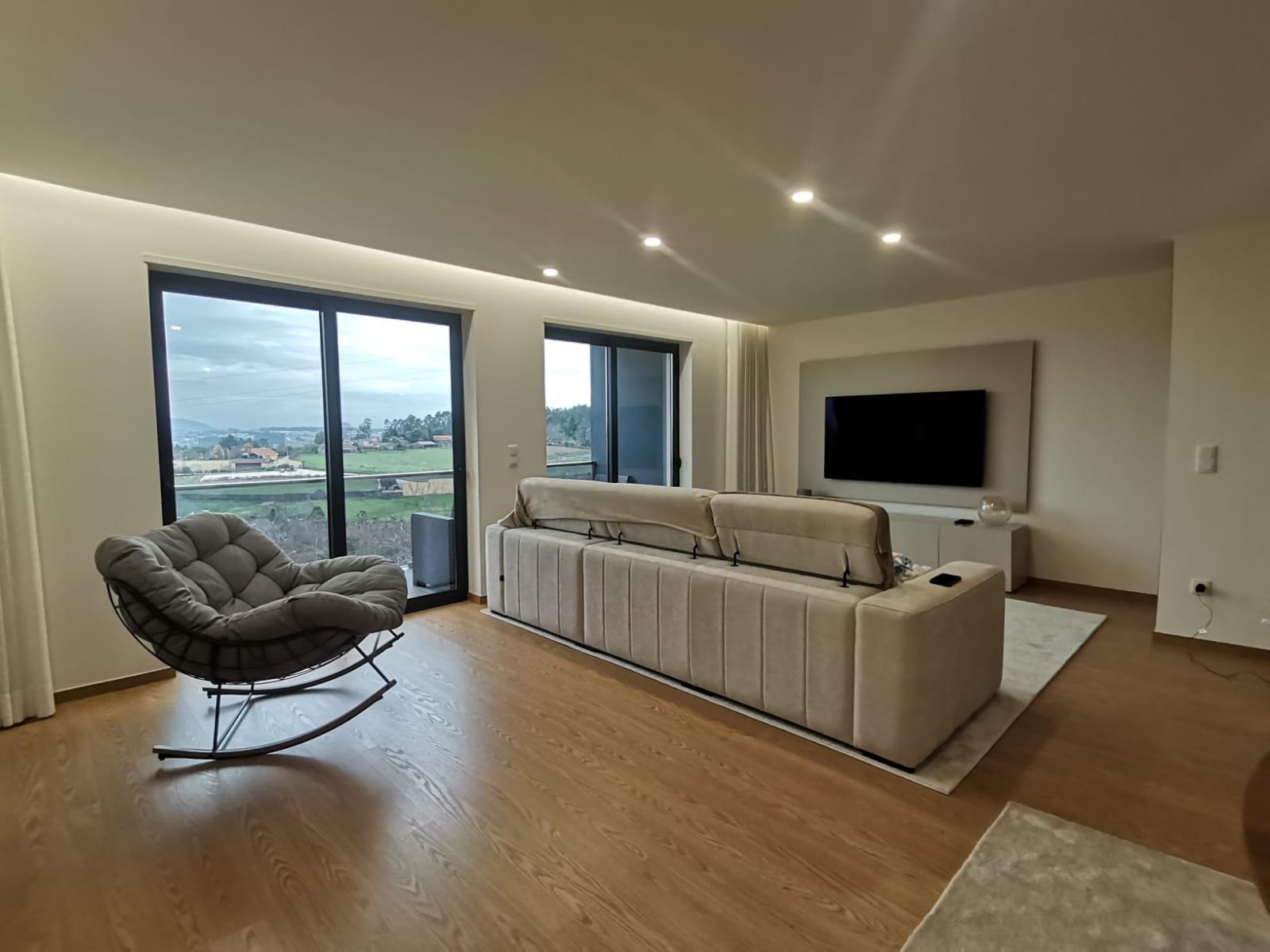 MORADIA T3 C/ NOVA - CAVALÕES