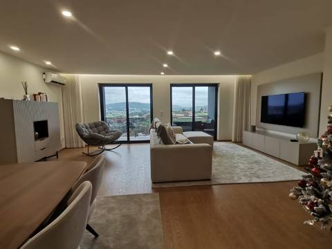 MORADIA T3 C/ NOVA - CAVALÕES