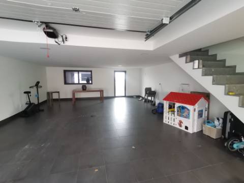 MORADIA T3 C/ NOVA - CAVALÕES