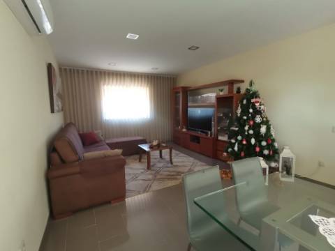 MORADIA INDIVIDUAL TÉRREA T4+1