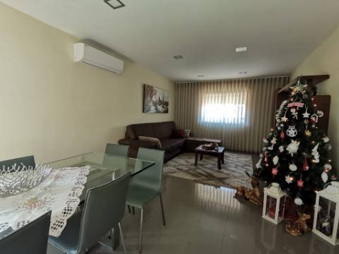 MORADIA INDIVIDUAL TÉRREA T4+1