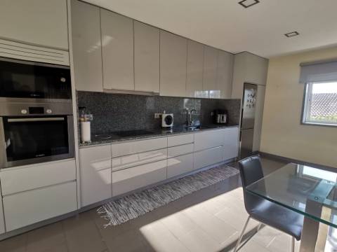 MORADIA INDIVIDUAL TÉRREA T4+1