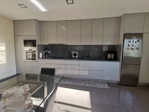 MORADIA INDIVIDUAL TÉRREA T4+1