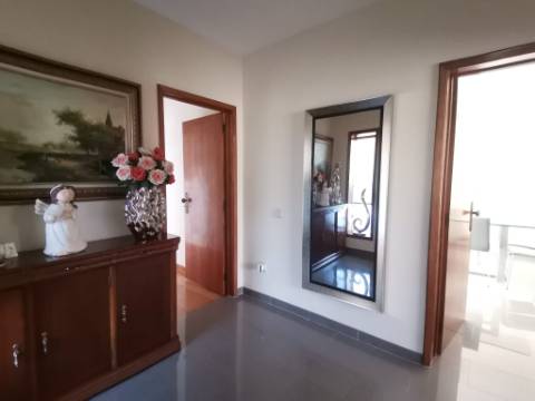 MORADIA INDIVIDUAL TÉRREA T4+1