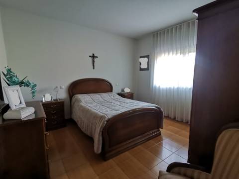 MORADIA INDIVIDUAL TÉRREA T4+1