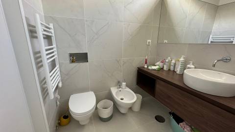 APARTAMENTO T3 C/ NOVO - Junto ao Centro - Talvai