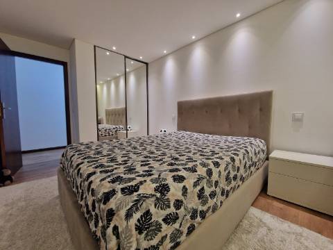 APARTAMENTO T3 C/ NOVO - Junto ao Centro - Talvai