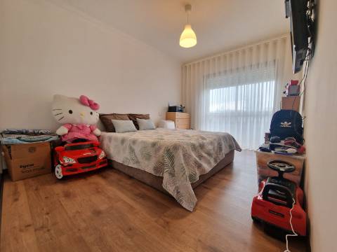 APARTAMENTO T3 C/ NOVO - Junto ao Centro - Talvai