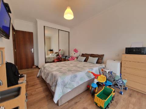 APARTAMENTO T3 C/ NOVO - Junto ao Centro - Talvai