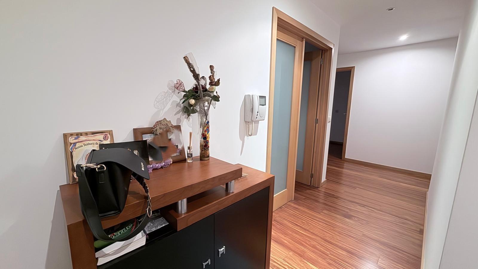 APARTAMENTO T3 CENTRO - C/ NOVO
