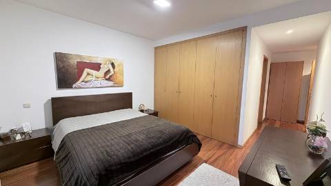 APARTAMENTO T3 C/ NOVO - Junto ao Centro - Zona Privilegiada