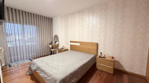 APARTAMENTO T3 C/ NOVO - Junto ao Centro - Zona Privilegiada