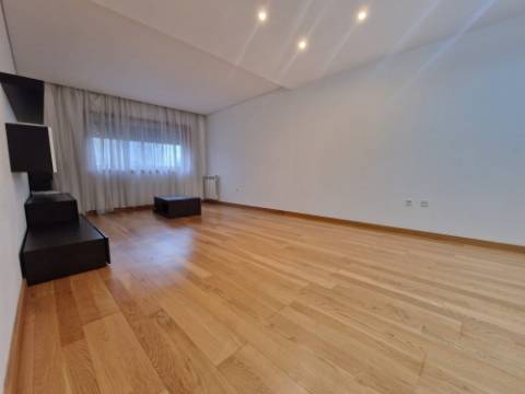 APARTAMENTO T2 NOVO C/ NOVO - CENTRO