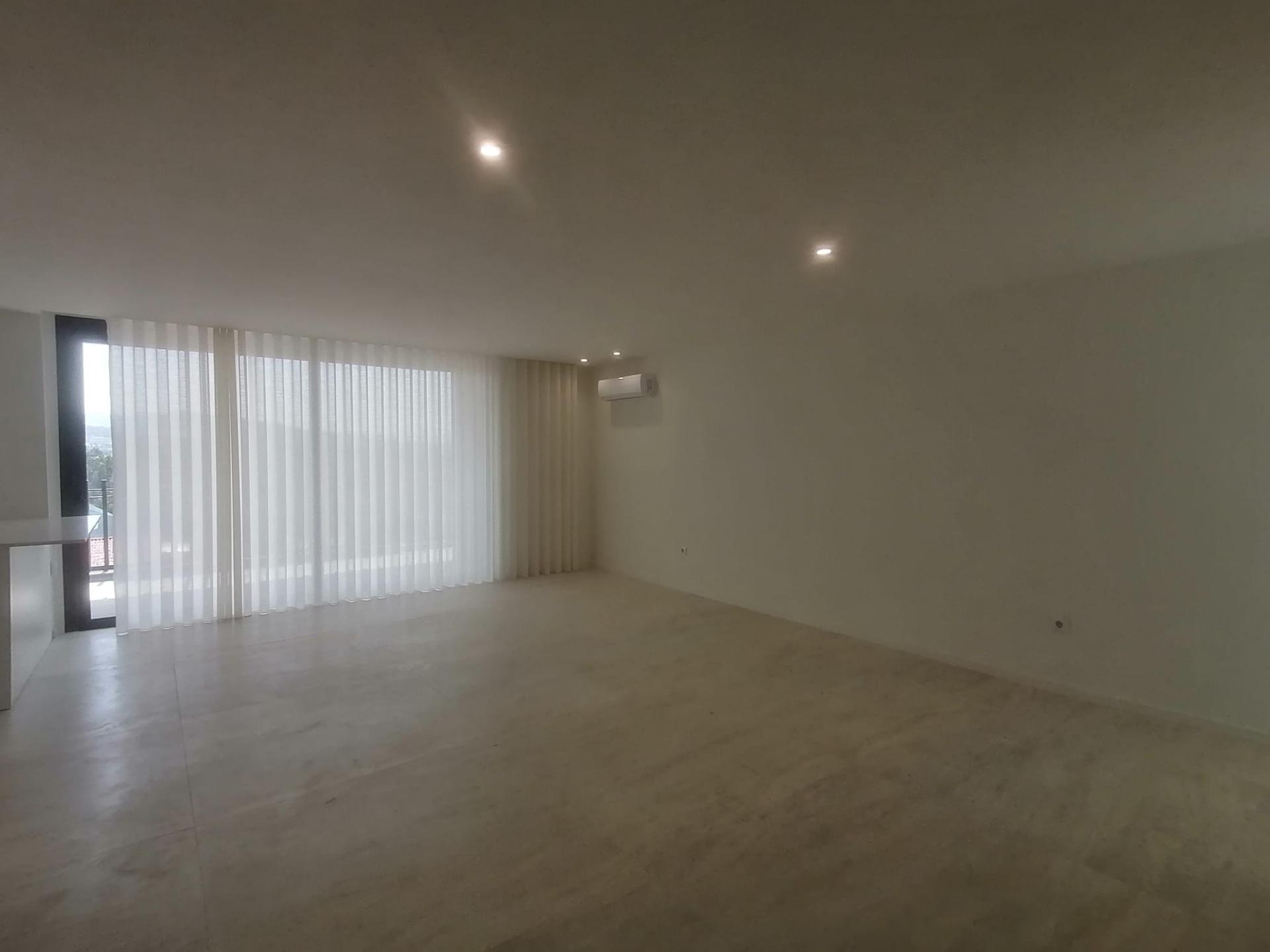 APARTAMENTO T3 NOVO - ALUGAR
