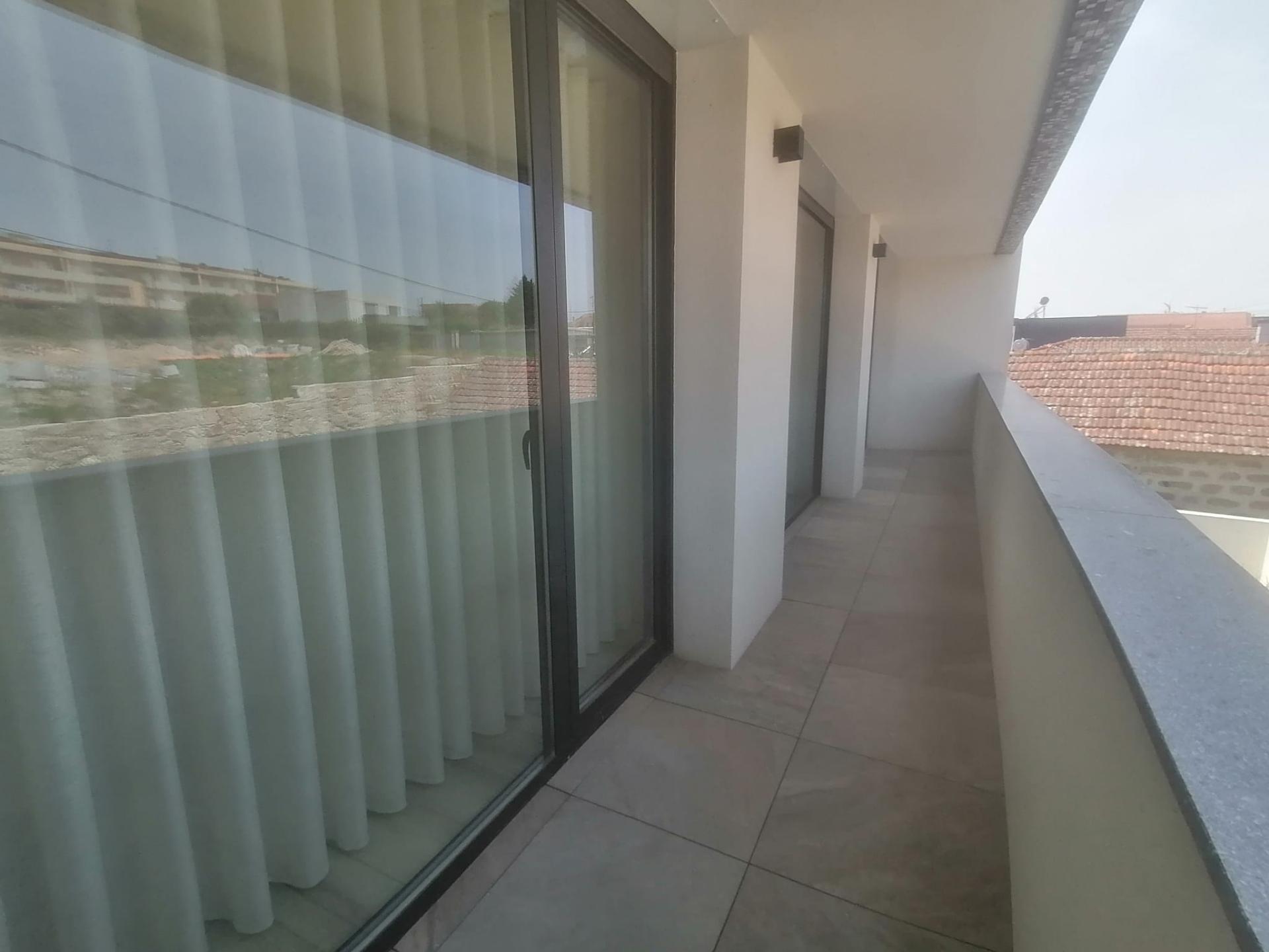 APARTAMENTO T3 NOVO - ALUGAR