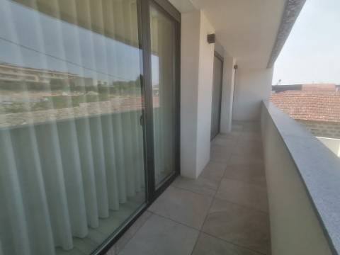 APARTAMENTO T3 NOVO - ALUGAR