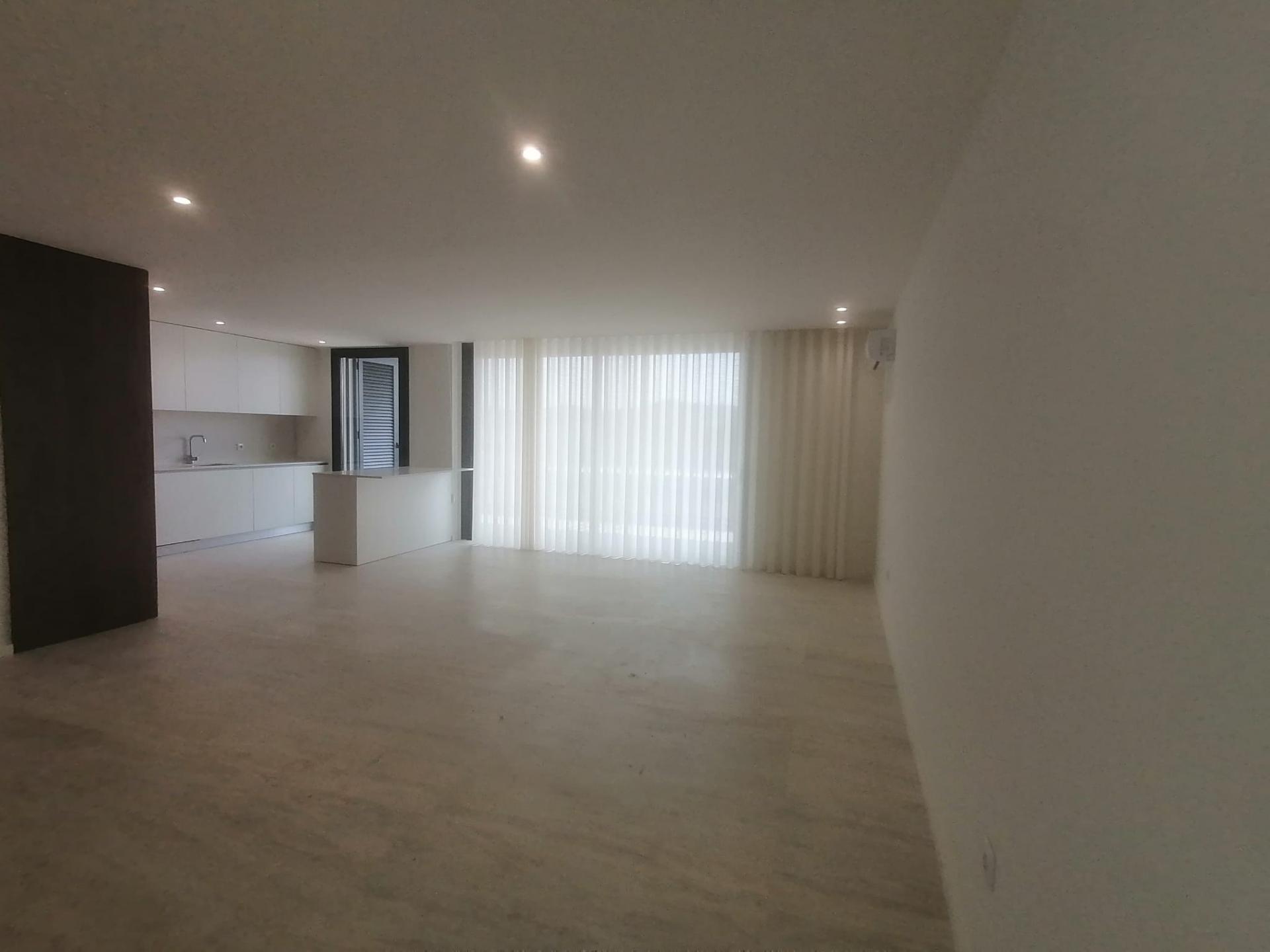 APARTAMENTO T3 NOVO - ALUGAR