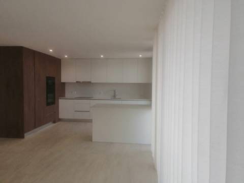 APARTAMENTO T3 NOVO - ALUGAR
