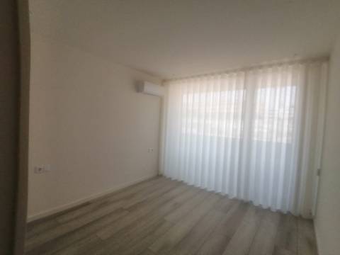APARTAMENTO T3 NOVO - ALUGAR