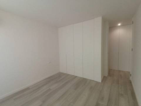 APARTAMENTO T3 NOVO - ALUGAR