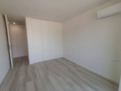 APARTAMENTO T3 NOVO - ALUGAR