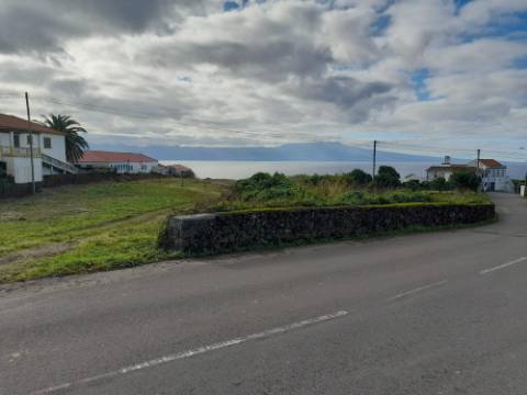 VENDE-SE TERRENO URBANO COM PROJETO DE CONSTRUÇÃO, FAJÃ DE SANTO AMARO, ILHA DE SÃO JORGE