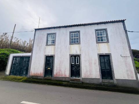 VENDE-SE MORADIA NA ILHA DA GRACIOSA