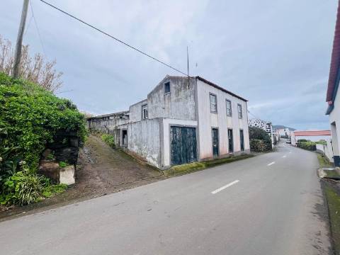 VENDE-SE MORADIA NA ILHA DA GRACIOSA